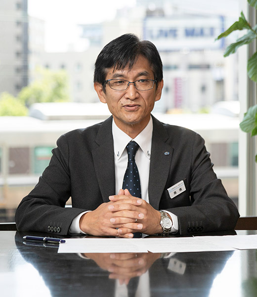 代表取締役社長 髙橋 亮一